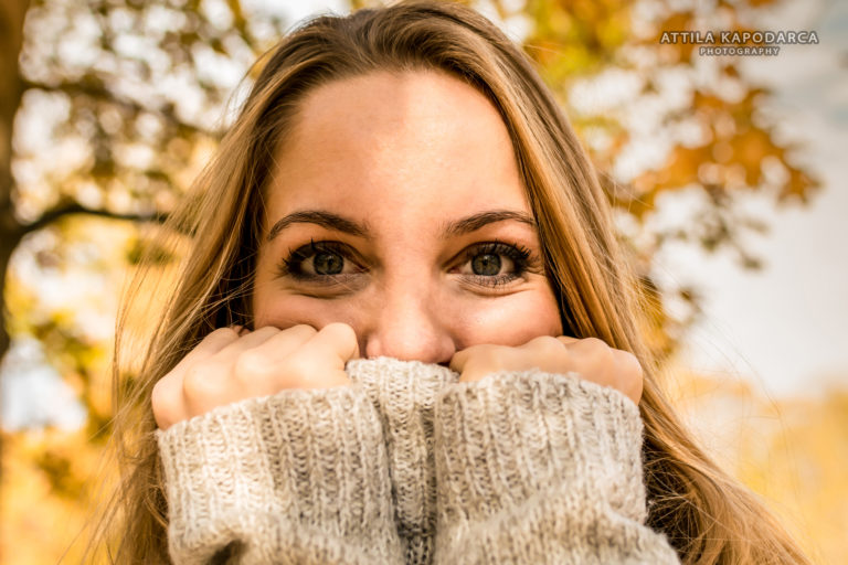 Budapest photographer for tourists captures happy fall moments portrait