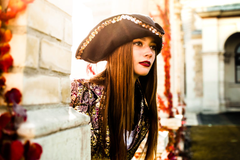 Budapest photographer for tourists captures pirate at Varkert