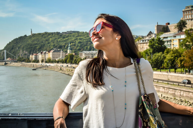 Budapest photographer for tourists Attila Kapodarca captures tourist in Budapest