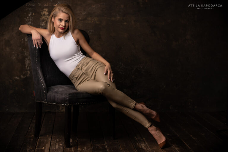 Budapest studio photography portraits sofa blonde woman