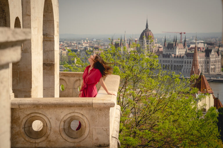 Tourist at Fisherman's bastion captured by Attila Kapodarca