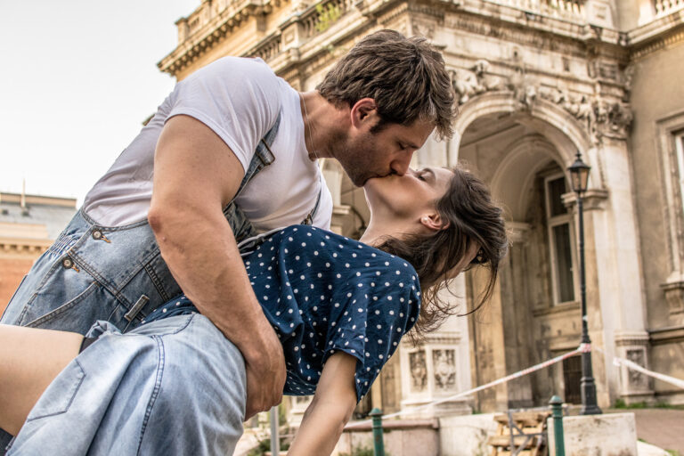 Passionate couple on vacation in Budapest captured by Attila Kapodarca Budapest photographer for tourists